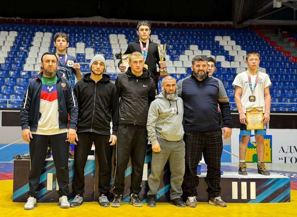 Шахиев Абдурашид стал серебрянным 🥈призером Первенства Дагестана по вольной борьбе.