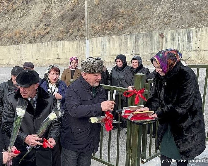 В Унцукульском районе в торжественной обстановке мы открыли памятник павшим Героям во всех войнах за Родину.