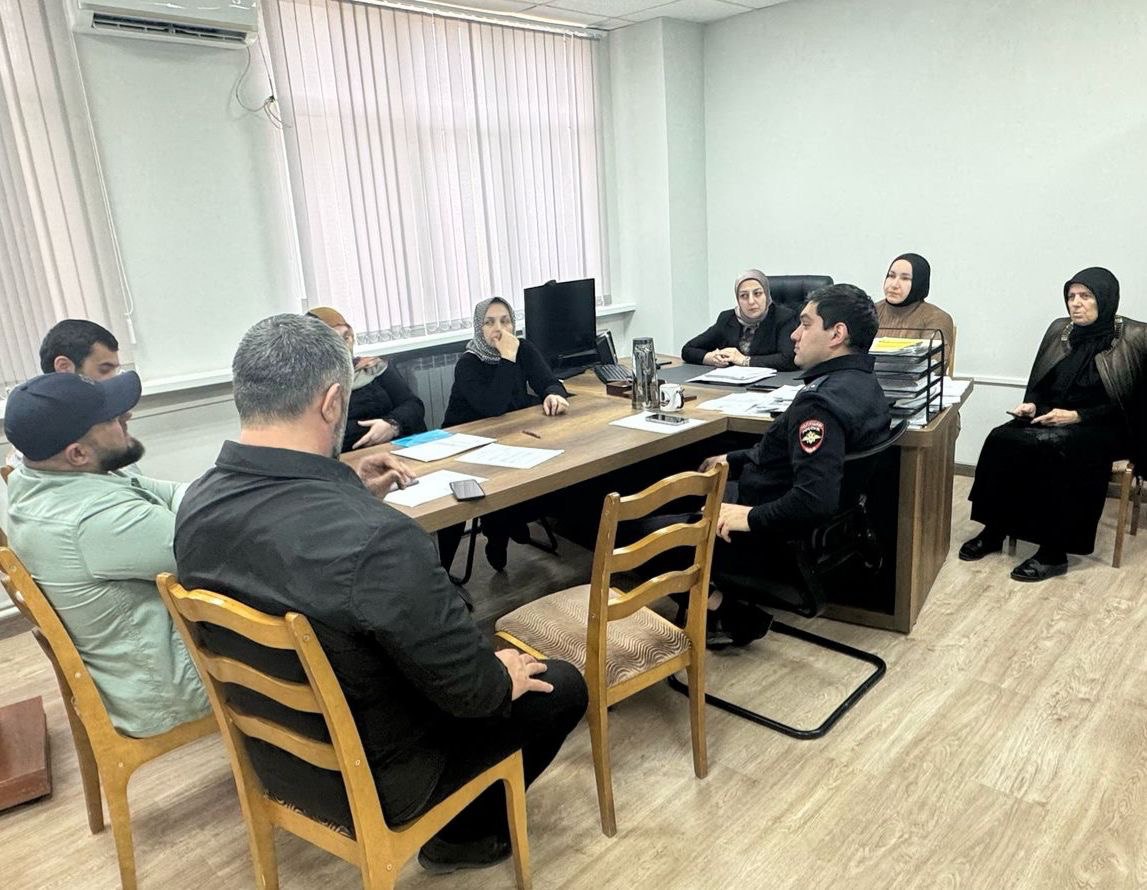 В Унцукульском районе состоялось заседание КДН и ЗП: обсуждены вопросы беспризорности и правонарушений несовершеннолетних.