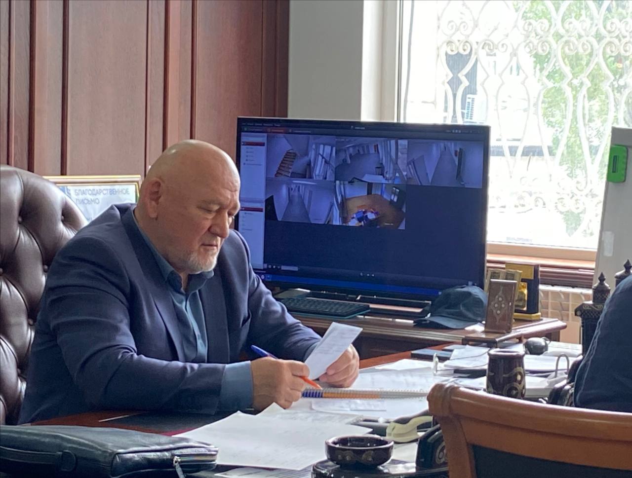 Глава Унцукульского района Иса Магомедович провел аппаратное совещание по безопасности и отдыху в районе..