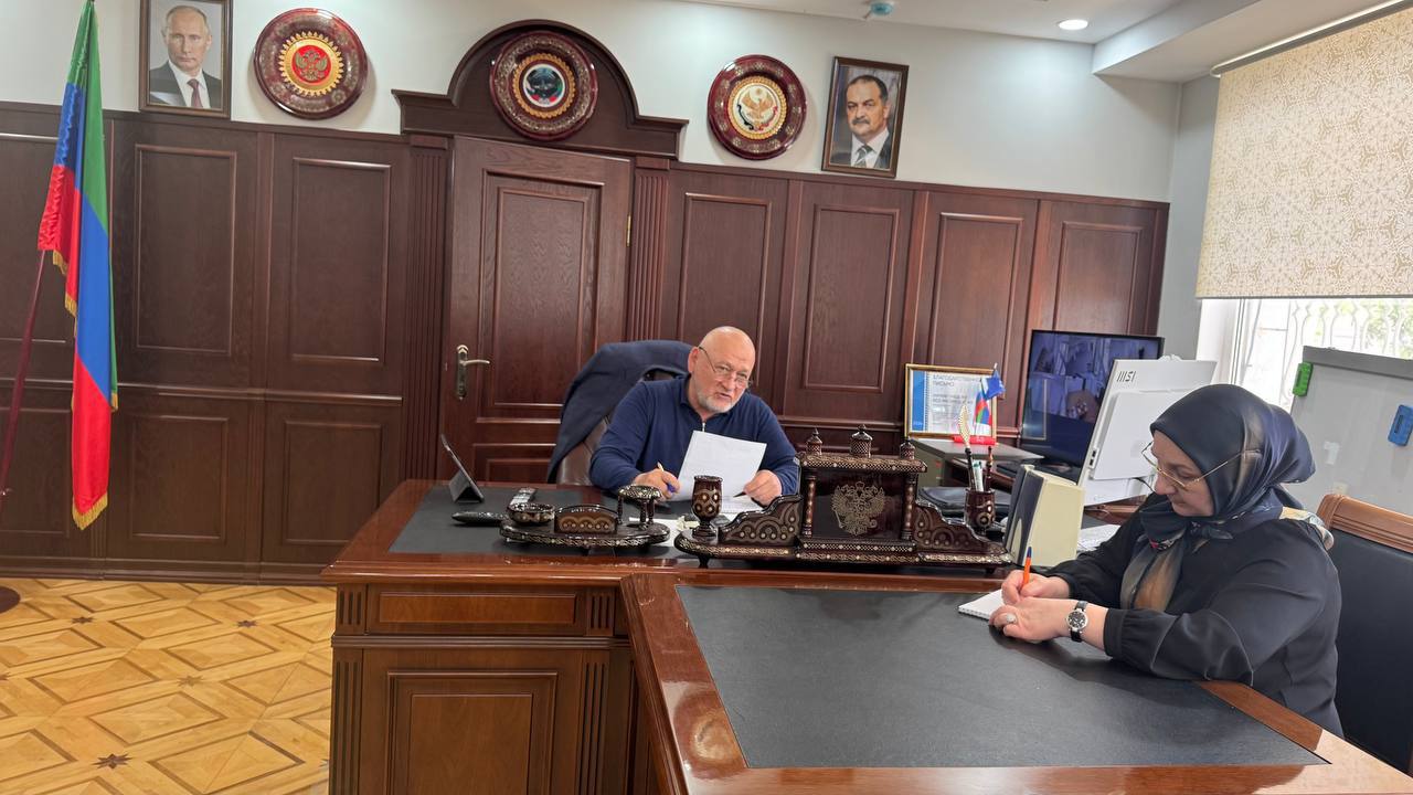 В Унцукульском районе обсудили подготовку к 80-летию Дня Победы под руководством главы района Исы Магомедовича..