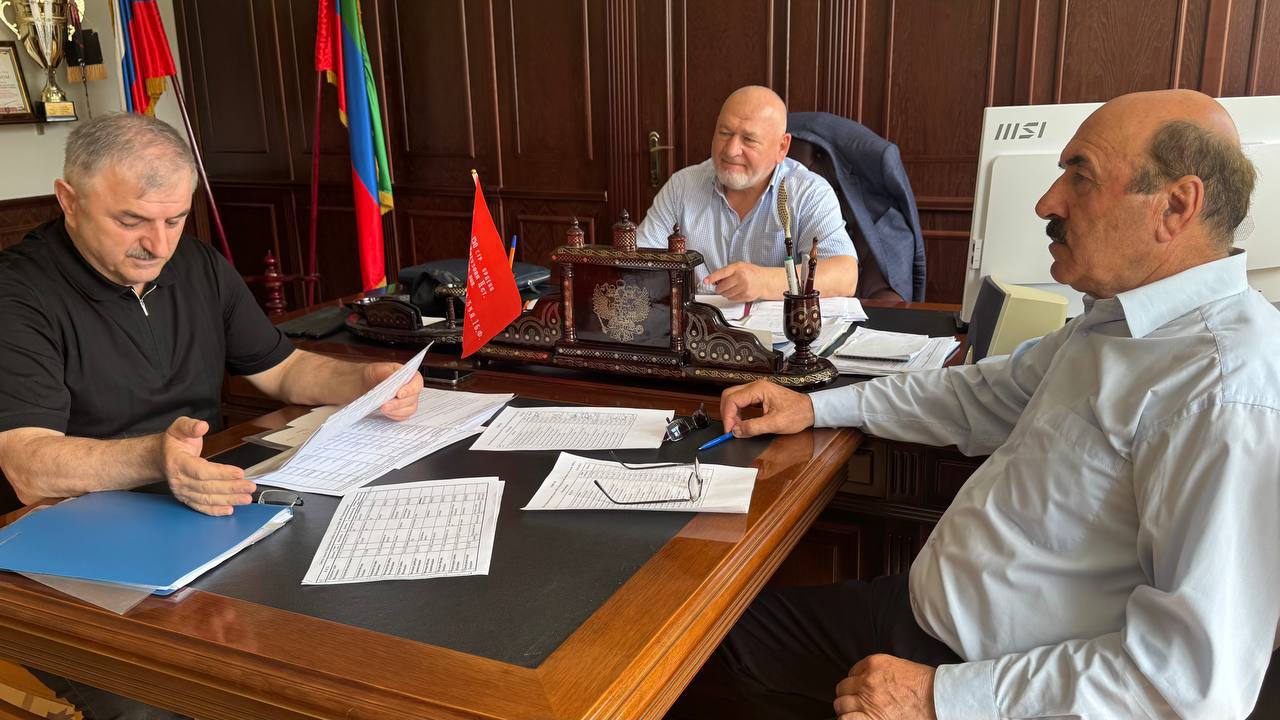В Унцукульском районе прошло первое заседание Общественной палаты нового созыва с выборами руководства и комиссий..