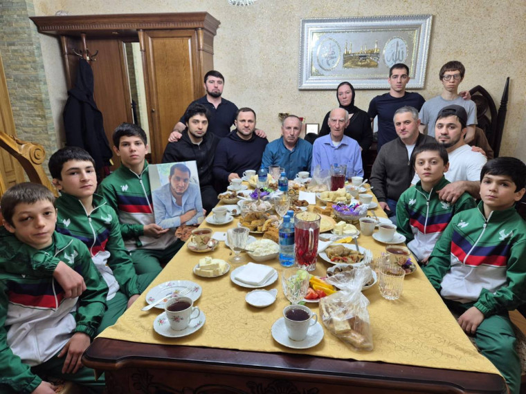 В Унцукульском районе почтили память героически погибшего на СВО борца Касума Касумова и его легендарных товарищей по команде.. В Унцукульском районе почтили память героически погибшего на СВО борца Касума Касумова и его легендарных товарищей по команде..