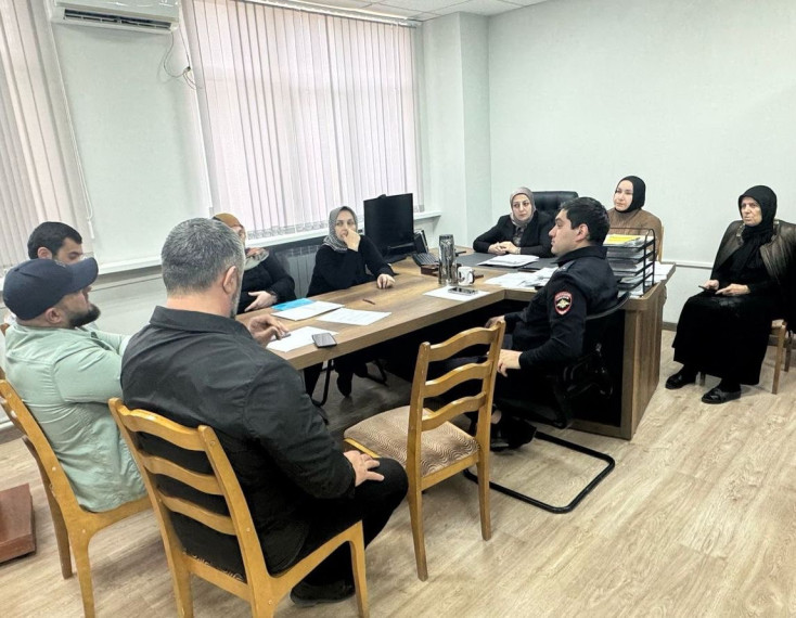 В Унцукульском районе состоялось заседание КДН и ЗП: обсуждены вопросы беспризорности и правонарушений несовершеннолетних. В Унцукульском районе состоялось заседание КДН и ЗП: обсуждены вопросы беспризорности и правонарушений несовершеннолетних.