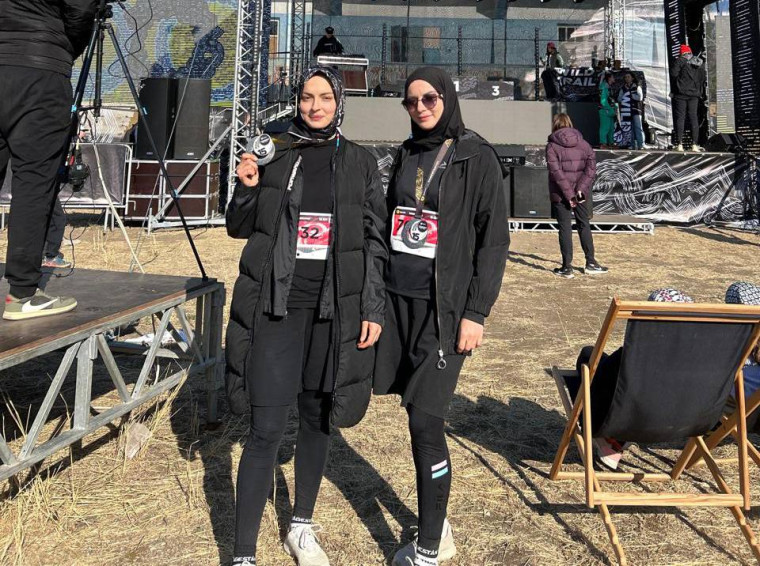 Гамзатова Заграъ, участница забега "Dagestan Wild Trail 2025" завоевала серебряную медаль.. Гамзатова Заграъ, участница забега "Dagestan Wild Trail 2025" завоевала серебряную медаль..