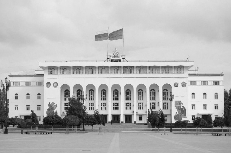 ⚡️24, 25 и 26 июня объявлены в Дагестане днями траура. Соответствующий указ подписал только что Сергей Меликов. ⚡️24, 25 и 26 июня объявлены в Дагестане днями траура. Соответствующий указ подписал только что Сергей Меликов.