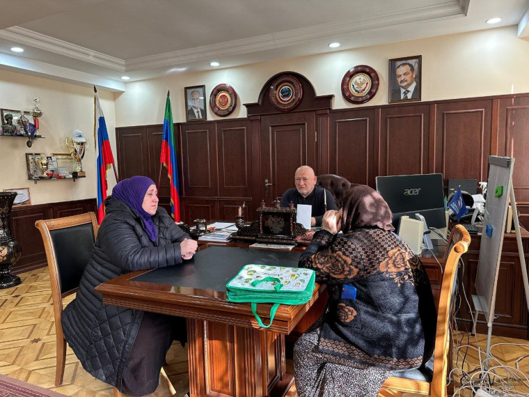 К главе района Исе Нурмагомедову обратилась жительница п. Шамилькала Хусну Хатимат Хамидова с просьбой о помощи. К главе района Исе Нурмагомедову обратилась жительница п. Шамилькала Хусну Хатимат Хамидова с просьбой о помощи.